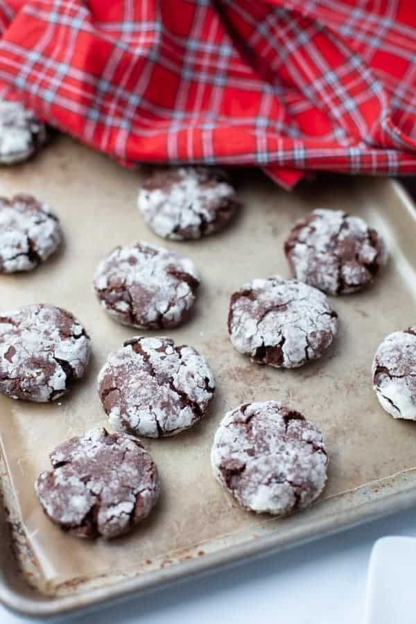 gluten free chocolate crinkle cookies