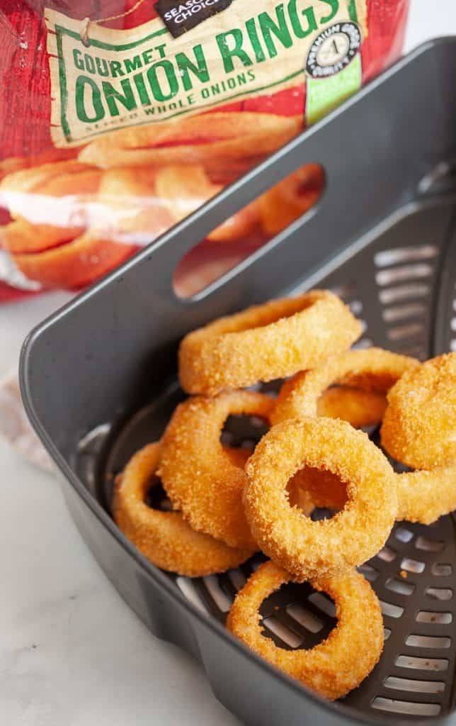 Air Fryer Frozen Onion Rings (Cooked In 10 Minutes or Less!)