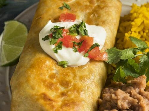 Chimichanga/molhado Fried Burrito Com Guacamole E Creme De Leite